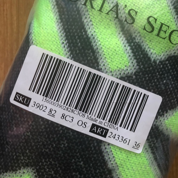 NWT VS PINK Oversized Blanket Scarf - Picture 5 of 9